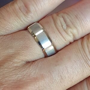 Novell 14K White Gold Men’s Wedding / Anniversary Band – 8.7 GRAMS